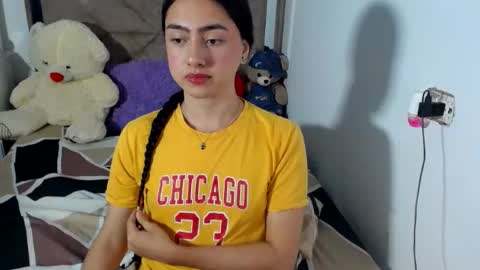 Snapshot of kammi_candy chatting on 07/19/26, 02:04 -- kammi -- online show from 07/19/26, 02:04