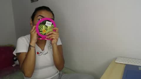 kammy   y   camila online show from 10/22/25, 08:52