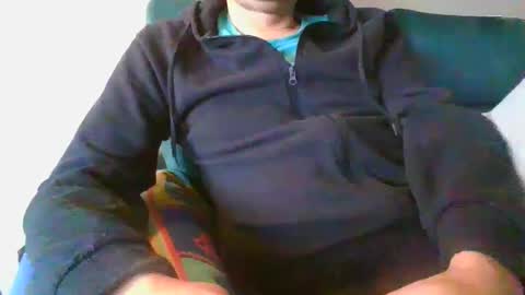 Snapshot of kanaletto chatting on 12/03/24, 08:38 Mario online show from 12/03/24, 08:38