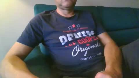 Snapshot of kanaletto chatting on 12/05/25, 12:14 Mario online show from 12/05/25, 12:14