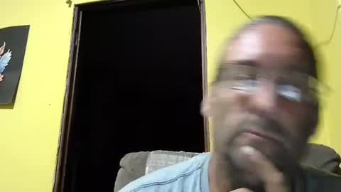 Snapshot of kansasfarmer1 chatting on 10/08/25, 12:08 kansasfarmer1 online show from 10/08/25, 12:08