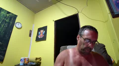 Snapshot of kansasfarmer1 chatting on 10/14/25, 04:46 kansasfarmer1 online show from 10/14/25, 04:46