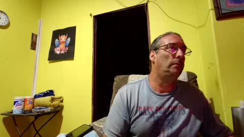 Snapshot of kansasfarmer1 chatting on 10/19/25, 12:55 kansasfarmer1 online show from 10/19/25, 12:55