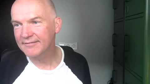 Robbie online show from 03/11/25, 03:34