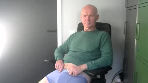 Robbie online show from 04/08/26, 04:51