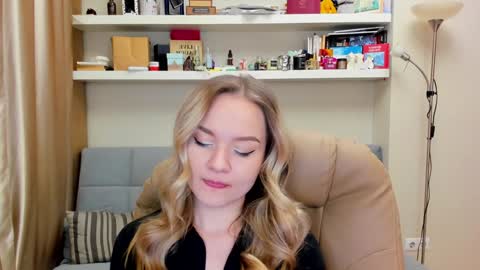 Snapshot of kara_smith_ chatting on 02/02/25, 09:45 Kara. Off from 15th till 24th of December online show from 02/02/25, 09:45