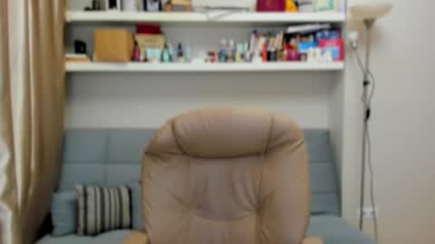 Snapshot of kara_smith_ chatting on 11/16/25, 10:04 Kara. Off from 15th till 24th of December online show from 11/16/25, 10:04