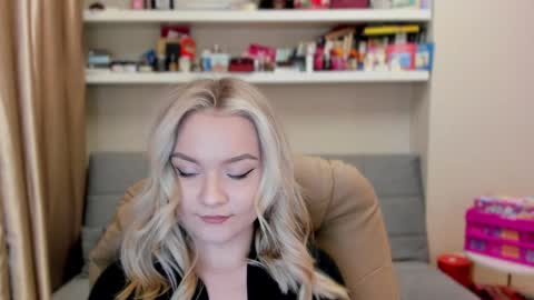 Kara. Off from 15th till 24th of December online show from 04/10/26, 01:00