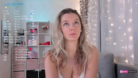 Julia online show from 01/22/25, 01:10