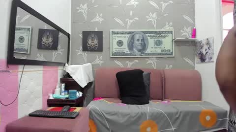 Karen online show from 01/15/25, 01:09