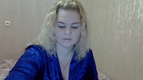 Snapshot of karennelsonx chatting on 01/10/25, 04:41 karennelsonx online show from 01/10/25, 04:41