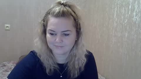 Snapshot of karennelsonx chatting on 01/12/25, 08:03 karennelsonx online show from 01/12/25, 08:03