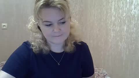 Snapshot of karennelsonx chatting on 01/16/25, 01:36 karennelsonx online show from 01/16/25, 01:36