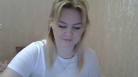 Snapshot of karennelsonx chatting on 01/21/25, 03:43 karennelsonx online show from 01/21/25, 03:43