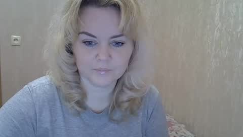 Snapshot of karennelsonx chatting on 02/06/25, 01:32 karennelsonx online show from 02/06/25, 01:32