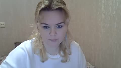 Snapshot of karennelsonx chatting on 02/09/25, 02:18 karennelsonx online show from 02/09/25, 02:18