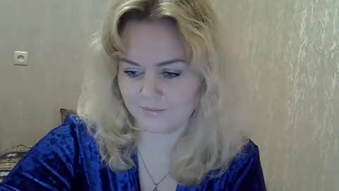 Snapshot of karennelsonx chatting on 02/14/25, 03:47 karennelsonx online show from 02/14/25, 03:47