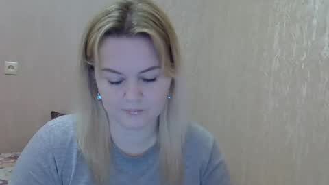 Snapshot of karennelsonx chatting on 02/19/25, 12:00 karennelsonx online show from 02/19/25, 12:00