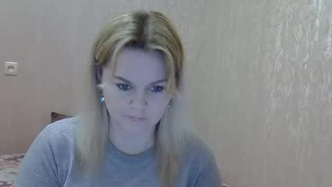 Snapshot of karennelsonx chatting on 02/19/25, 03:05 karennelsonx online show from 02/19/25, 03:05