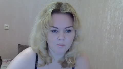 Snapshot of karennelsonx chatting on 03/04/25, 10:35 karennelsonx online show from 03/04/25, 10:35