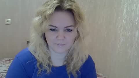 Snapshot of karennelsonx chatting on 03/06/25, 11:03 karennelsonx online show from 03/06/25, 11:03