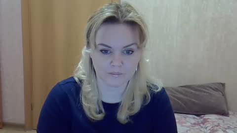 Snapshot of karennelsonx chatting on 03/09/25, 04:11 karennelsonx online show from 03/09/25, 04:11