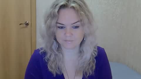 Snapshot of karennelsonx chatting on 09/17/25, 10:39 karennelsonx online show from 09/17/25, 10:39