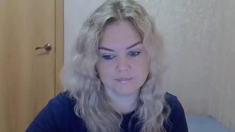 Snapshot of karennelsonx chatting on 09/25/25, 08:29 karennelsonx online show from 09/25/25, 08:29