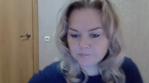 Snapshot of karennelsonx chatting on 10/13/25, 06:57 karennelsonx online show from 10/13/25, 06:57