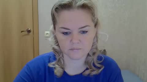 Snapshot of karennelsonx chatting on 10/16/25, 09:10 karennelsonx online show from 10/16/25, 09:10