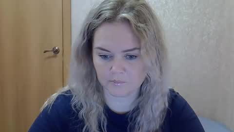 Snapshot of karennelsonx chatting on 11/02/25, 03:03 karennelsonx online show from 11/02/25, 03:03