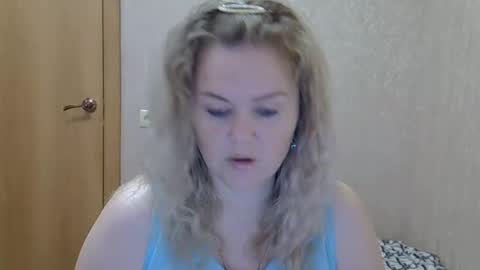 Snapshot of karennelsonx chatting on 11/14/25, 08:13 karennelsonx online show from 11/14/25, 08:13