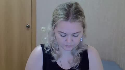 karennelsonx online show from 03/31/26, 08:04