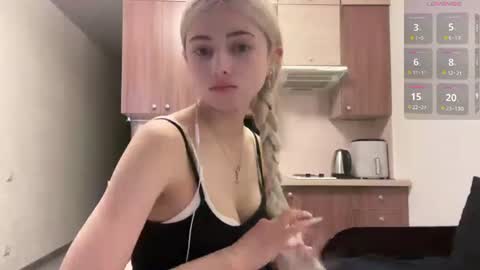 Snapshot of karensimilton chatting on 07/19/26, 03:16 May online show from 07/19/26, 03:16