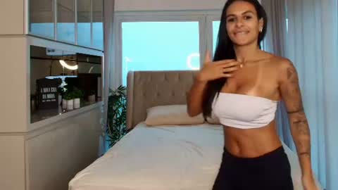 kari_brooks online show from 06/25/26, 11:04