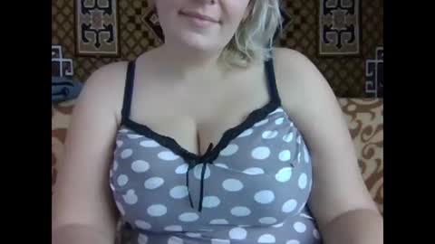 Snapshot of karilina_hi chatting on 12/13/24, 10:19 Karilina Hi online show from 12/13/24, 10:19