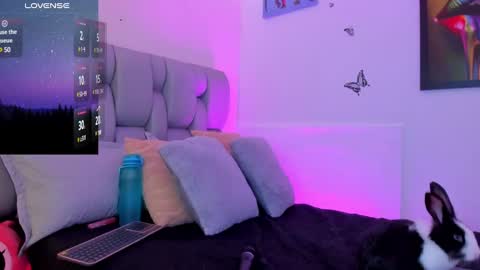 Karin    online show from 02/09/25, 08:33