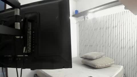 Snapshot of karina_aurora chatting on 11/15/25, 02:24 karina_aurora online show from 11/15/25, 02:24