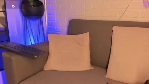 Kari online show from 02/14/25, 07:49