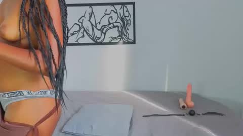 karina_lopez7 online show from 02/16/26, 12:56