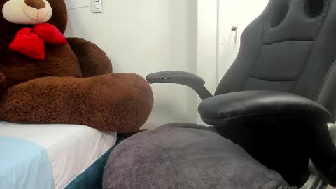 Snapshot of karina_mason chatting on 10/29/25, 12:18 Karina online show from 10/29/25, 12:18