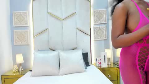 karinaacox online show from 03/20/26, 12:43