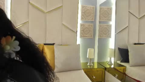karinaacox online show from 06/12/26, 12:04