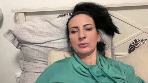 Karina online show from 01/10/25, 04:33