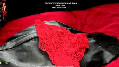 Snapshot of karinabrando chatting on 02/18/25, 12:49 karinabrando online show from 02/18/25, 12:49