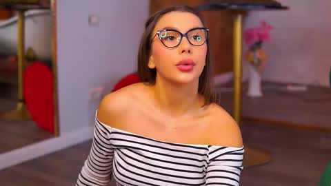 Karina online show from 11/13/25, 09:41