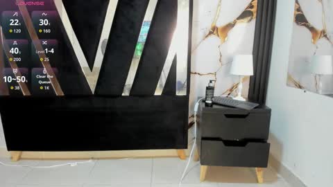 KarinaSimonz online show from 12/18/25, 09:21