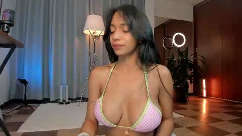 Snapshot of karinnixx chatting on 06/16/26, 04:42 Karin online show from 06/16/26, 04:42
