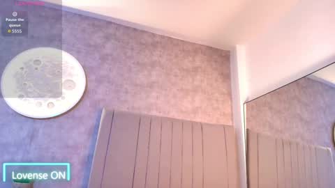 Snapshot of karla__ruiz chatting on 09/21/25, 07:26 Karla online show from 09/21/25, 07:26