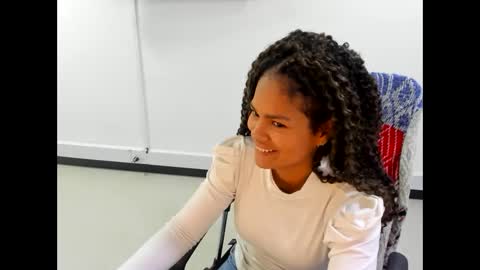 Snapshot of karla_cg chatting on 02/27/25, 02:32 karla_cg online show from 02/27/25, 02:32